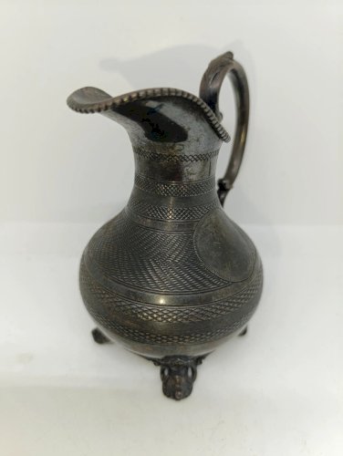 pot à lait ancien en métal parisien signé Armand Frenais en bon etat