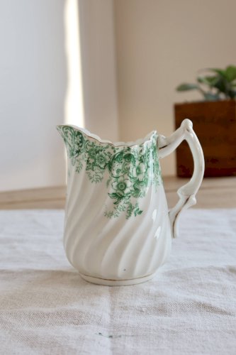 Pot à lait ancien en porcelaine Clifton China WH&S – Décor vert et liseré