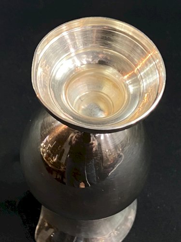 Pot à lait de style Empire en métal argenté à décor de frises de rais de coeur