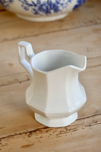 Pot à lait en porcelaine anglaise Johnson Brothers, modèle Perle