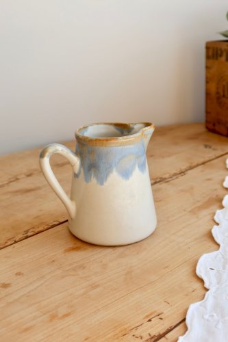 Pot à lait vintage céramique émaillée dégradé bleu et taupe