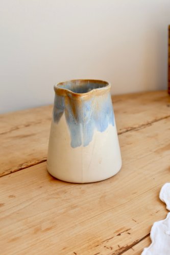 Pot à lait vintage céramique émaillée dégradé bleu et taupe