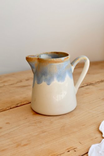 Pot à lait vintage céramique émaillée dégradé bleu et taupe