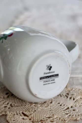 Pot à lait vintage porcelaine – Framboises Table et Couleurs