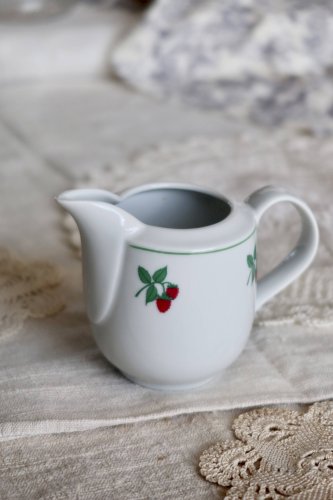 Pot à lait vintage porcelaine – Framboises Table et Couleurs
