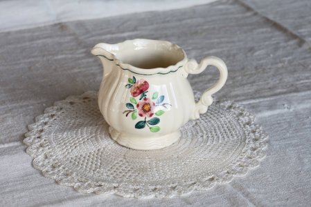 Vintage Sarreguemines milk jug "Amazonas" hand-painted.