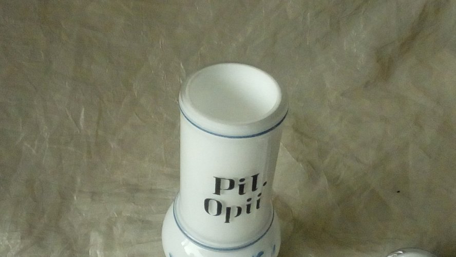 POT A PHARMACIE APOTHICAIRE EN OPALINE PIL OPPI**
