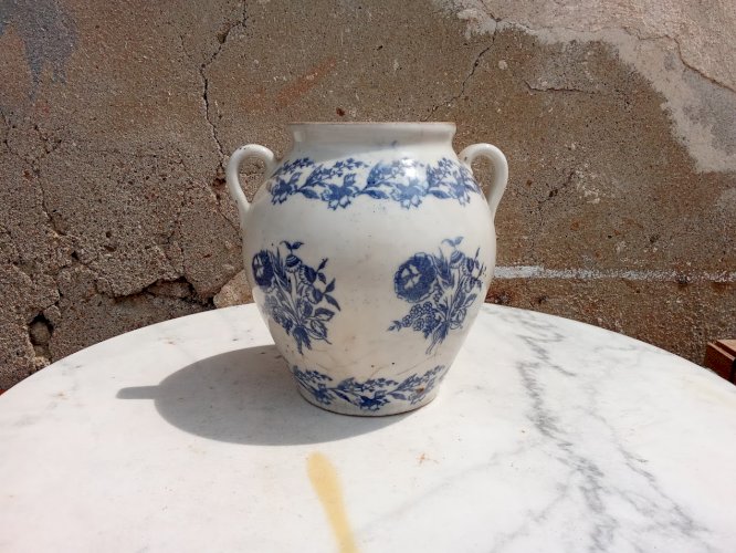 Pot ancien de st Uze