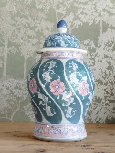 Pot couvert décoratif d’inspiration asiatique