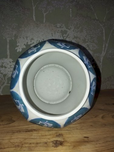 Pot couvert décoratif d’inspiration asiatique