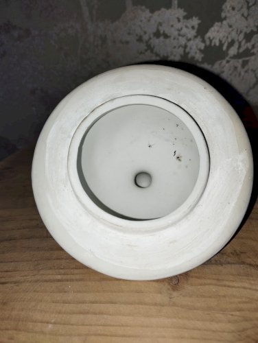 Pot couvert décoratif d’inspiration asiatique