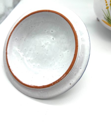 Pot couvert en faïence décor rustique – motif coq – XXe siècle