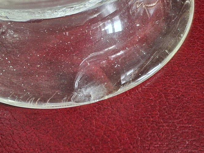 Pot couvert en verre bullé de Biot Bonbonnière pour enfants méritants