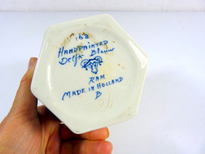 Pot couvert hexagonale faience Delft & métal argenté poinçon orfèvre H. Hooykaas
