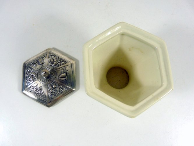 Pot couvert hexagonale faience Delft & métal argenté poinçon orfèvre H. Hooykaas