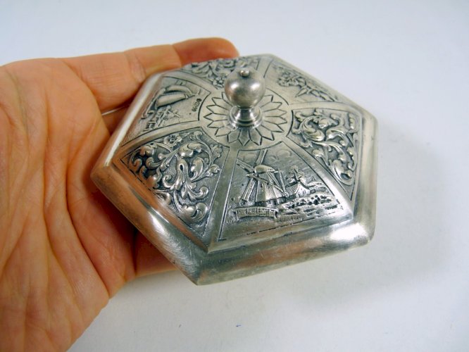Pot couvert hexagonale faience Delft & métal argenté poinçon orfèvre H. Hooykaas