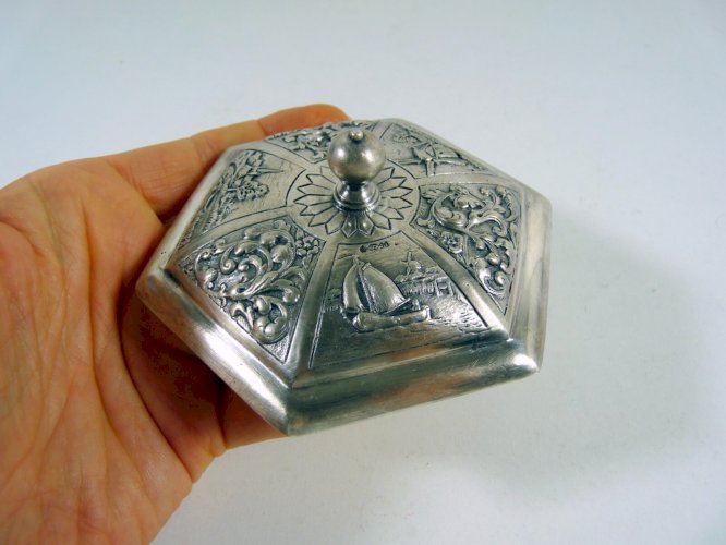 Pot couvert hexagonale faience Delft & métal argenté poinçon orfèvre H. Hooykaas