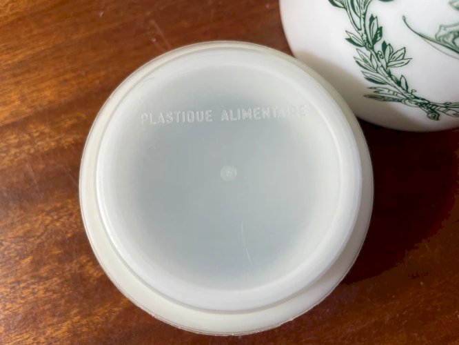 Pot d’apothicaire en opaline vintage