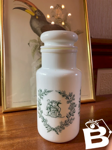 Pot d’apothicaire en opaline vintage