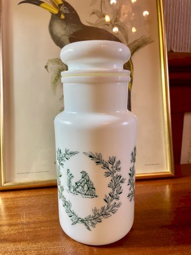 Pot d’apothicaire en opaline vintage