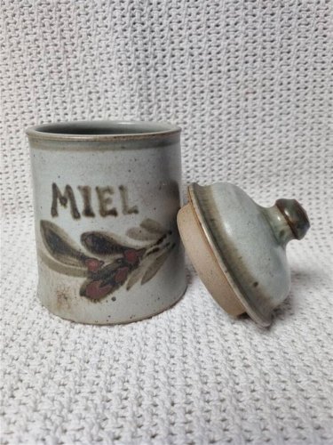 Pot en grès