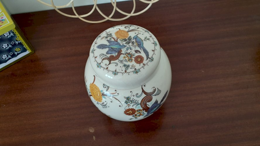 pot en porcelaine Stafforshire Sadler