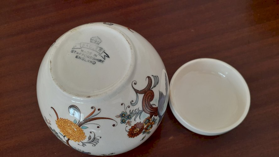 pot en porcelaine Stafforshire Sadler