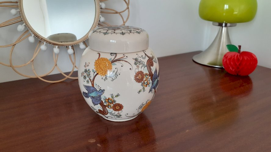 pot en porcelaine Stafforshire Sadler