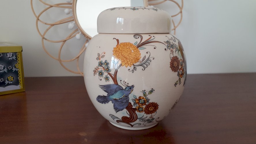 pot en porcelaine Stafforshire Sadler