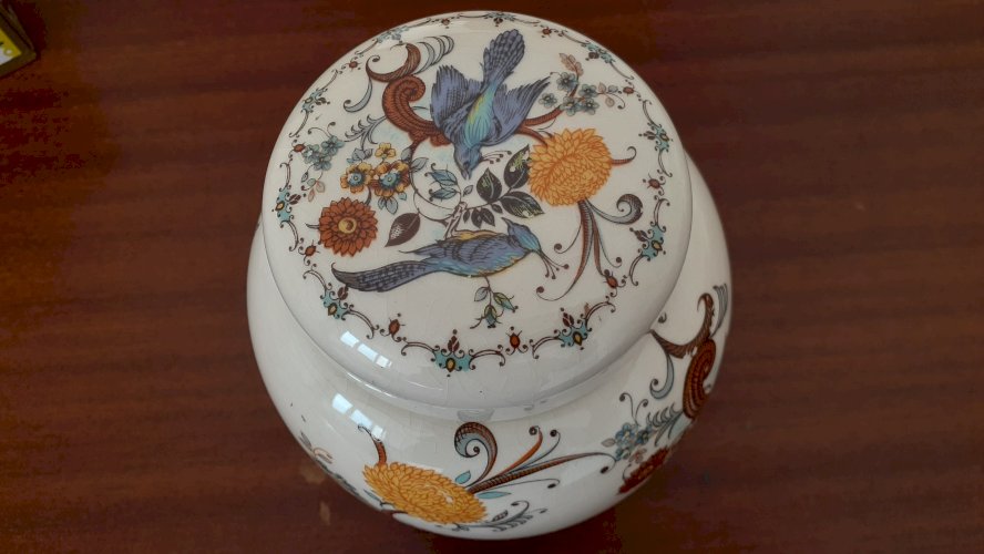 pot en porcelaine Stafforshire Sadler