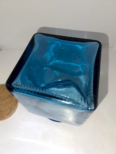 pot en verre bleu avec bouchon en liege en bon etat