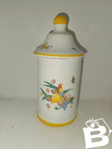 pot style apothicaire decor floral signé poterie a la chapelle des pots en bon etat