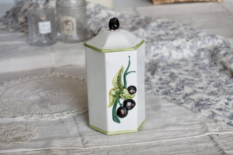 Pots de conservation vintage faïence et barbotine – Motifs fraise et olive