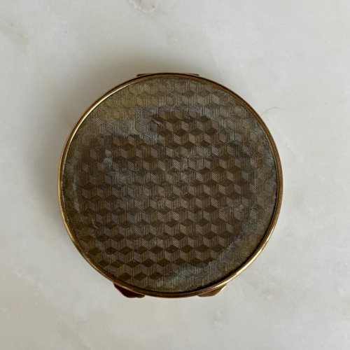 Poudrier indochinois en nacre 1930 finement gravé M3971