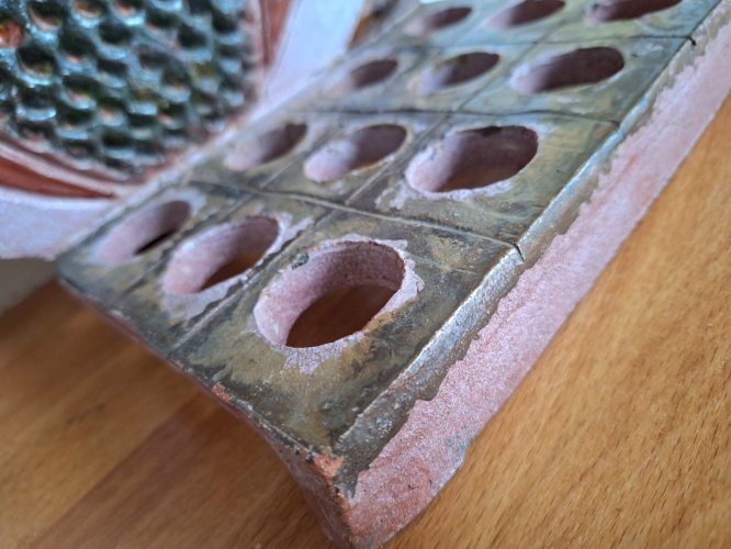 Poule vintage en terre cuite émaillée, décoration porte-œufs