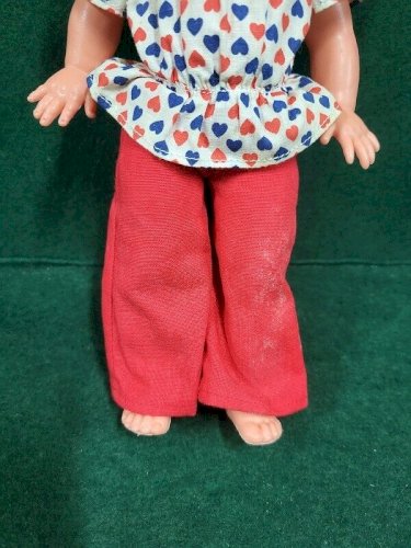 POUPEE ANCIENNE 1.29.01 BELLA HABILLEMENT ROUGE