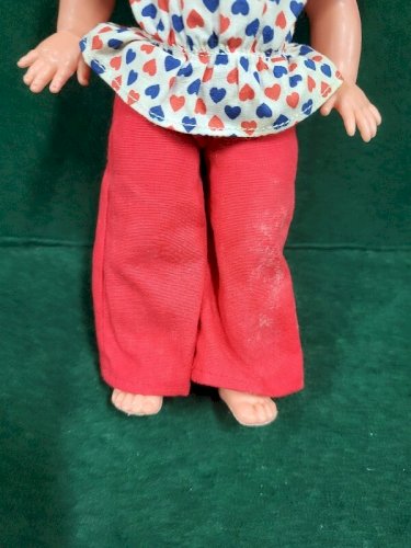POUPEE ANCIENNE 1.29.01 BELLA HABILLEMENT ROUGE