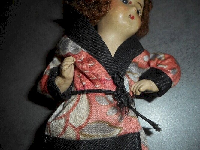 POUPEE ANCIENNE EN TERRE CUITE