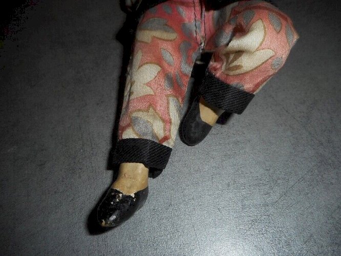 POUPEE ANCIENNE EN TERRE CUITE