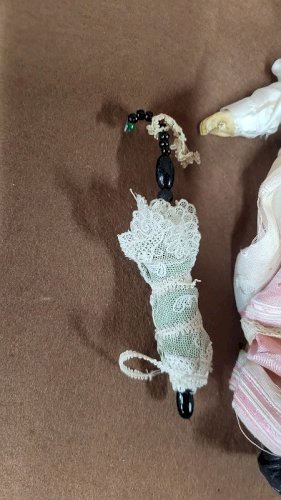 POUPEE ANCIENNE SFBJ 60 PARIS 12/0 AVEC OMBRELLE