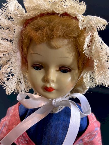 Poupée Bella vintage costume régional Lorraine années 60