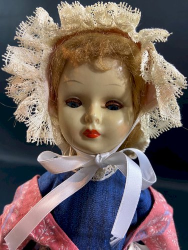 Poupée Bella vintage costume régional Lorraine années 60