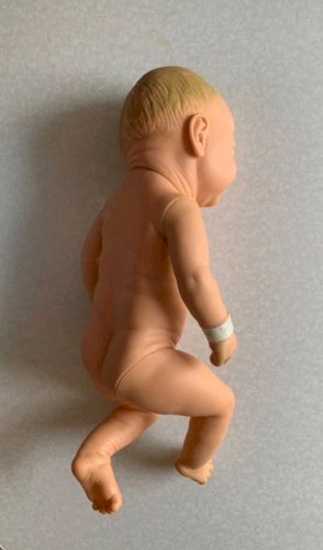 Poupée Berjusa 50cm style berenguer garçon avec un petit zizi 