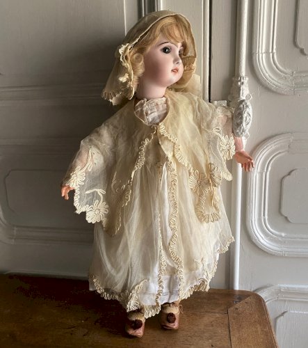 Poupée blonde tête en porcelaine début XXe M3750