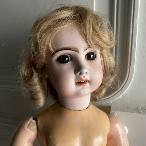 Poupée blonde tête en porcelaine début XXe M3750