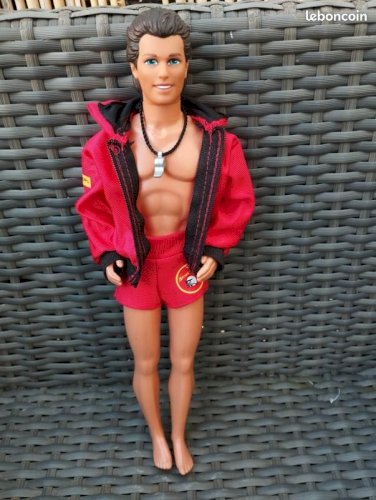 poupee Ken maitre nageur Baywatch 