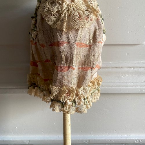 Poupée musicale Germany sur tige tête en porcelaine M3749