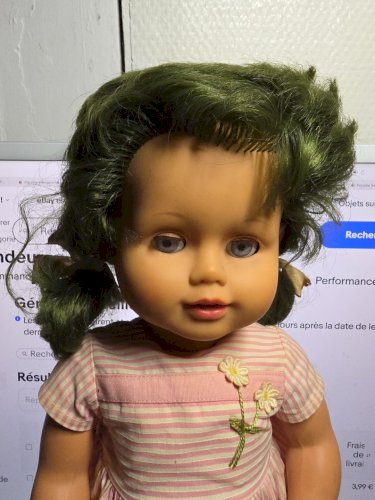 Poupée Schildkrot  a la Tortue- bruiteur - 45 cm env