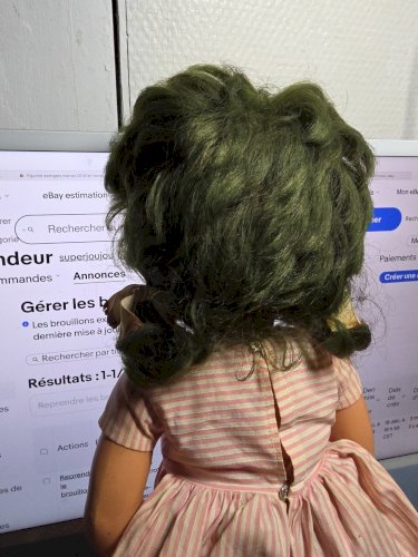 Poupée Schildkrot  a la Tortue- bruiteur - 45 cm env