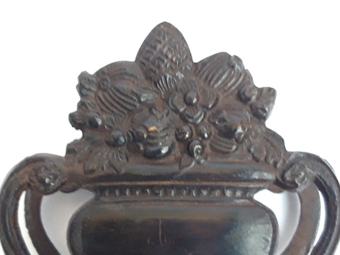 Présentoir serviettes ou support courrier laiton vieilli